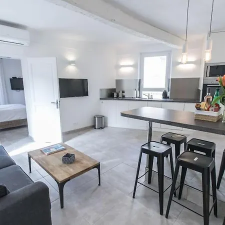 2 Pieces Balcon 4 Pers Meynadier Palais 1 Minute By Olam アパート *