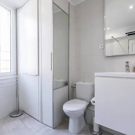 2 Pieces Balcon 4 Pers Meynadier Palais 1 Minute By Olam